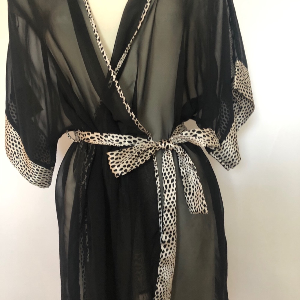Cinema Etoile Sheer Black w/geo print & tie kimono - Picture 2 of 7